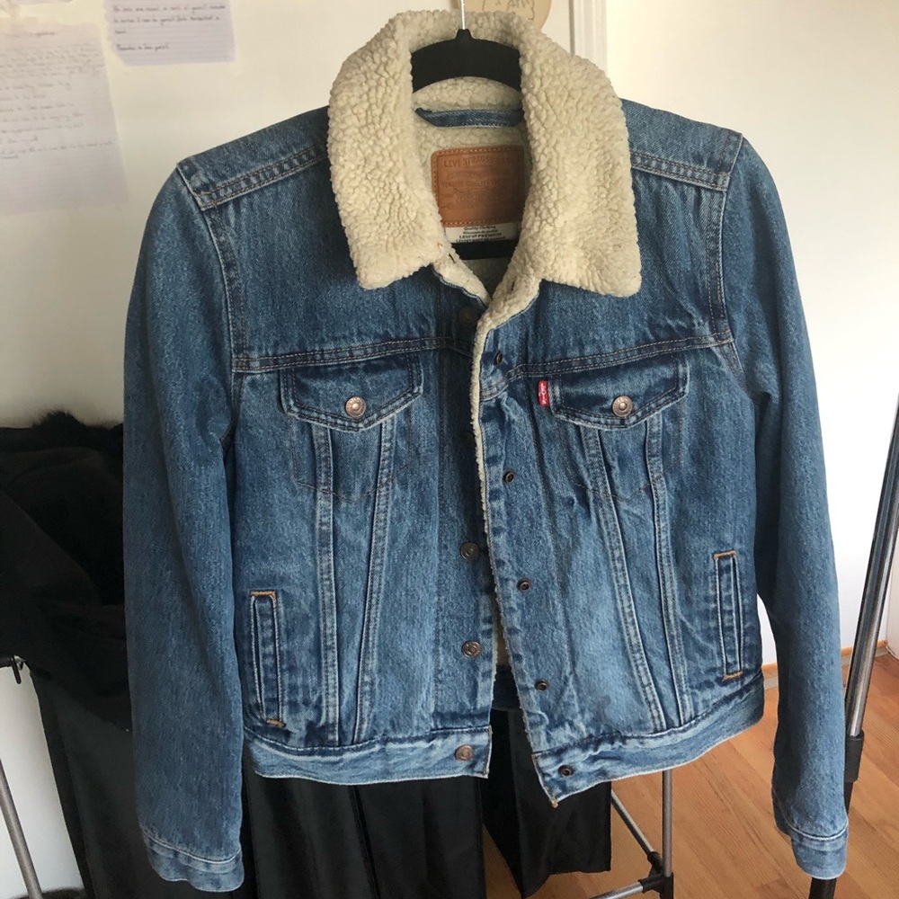 Size small Levi’s Jean Jacket - Picture 1 of 3